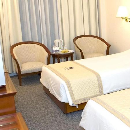 Huu Nghi Hotel Хайфон Екстер'єр фото